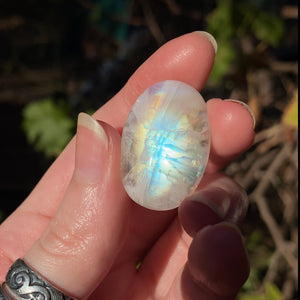 Moonstone Cabochon 52